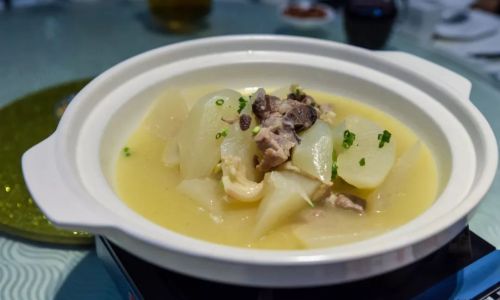 Authentic Hunan-Style Clay Pot Radish Recipe:A Step-by-Step Guide to Crafting the Perfect钵子萝卜