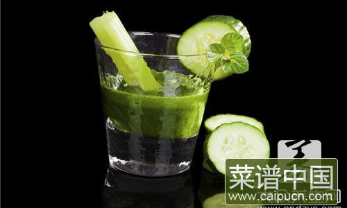 Chilled Cucumber and Sour Plum Soup:A Tangy Summer Elixir Crafted at Home