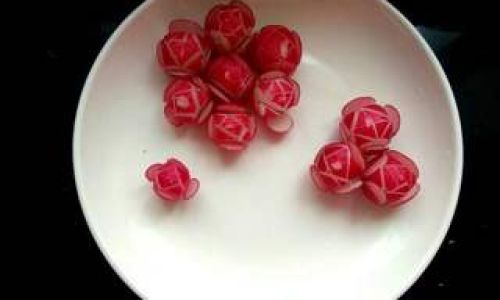 The Elegant Art of Crafting Iced Rose Petals:A Comprehensive Guide to Preserving Floral Beauty