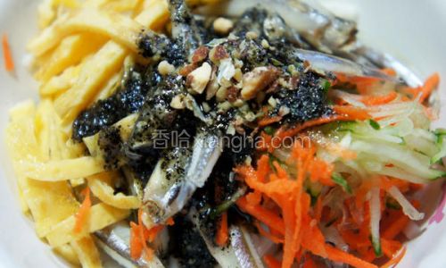 Mastering the Art of Chilled Jelly Noodles with Fish:A Refreshing Summer Delight