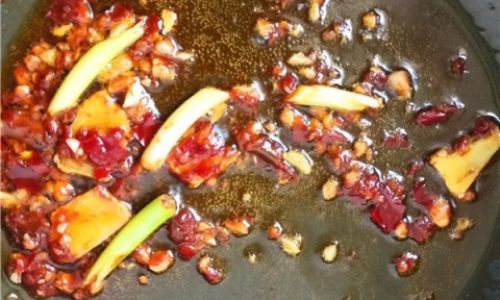 The Art of Preparing Chilled Tai O Abalone:A Culinary Masterpiece from Hong Kongs Coastal Gem