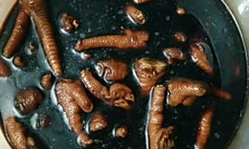 Mastering the Art of Crafting Chilled Soy Sauce Glazed Chicken Feet:A Step-by-Step Guide
