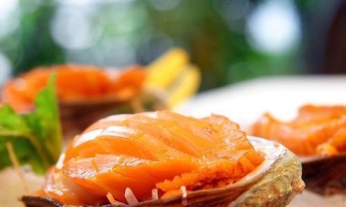 The Art of Crafting Perfect Chilled Abalone Sashimi:A Step-by-Step Guide