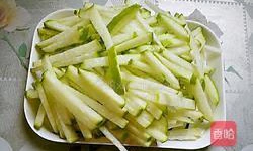 Mastering the Art of Crafting Crispy Chilled Daikon Radish Strips:A Step-by-Step Guide