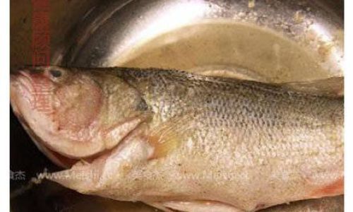 Mastering the Art of Cooking Fresh Chilled Sea Bass:A Guide to Delicious Homemade Recipes