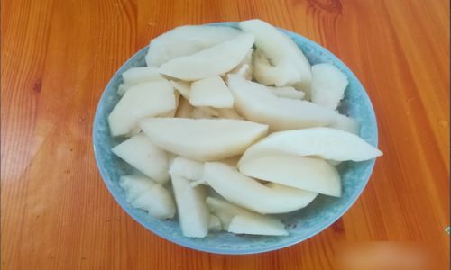 Mastering the Art of Simmering Rock Sugar Pear Soup:A Guide to Perfect Timing and Technique