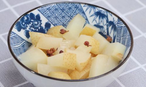 Mastering the Art of Rock Sugar Pear Soup:A Delicious and Soothing Recipe