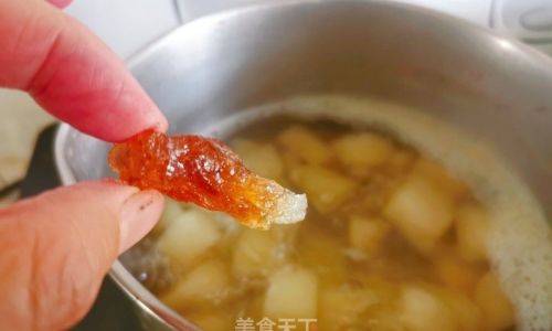 The Art of Crafting Traditional Rock Sugar Pear Soup:A Step-by-Step Guide to Nourishing Goodness
