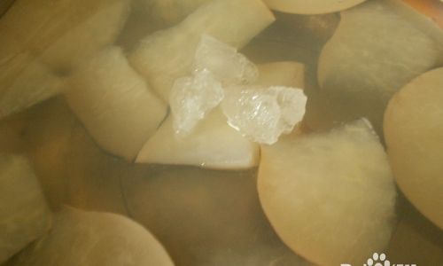 How to Make Soothing Rock Sugar Pear Water:A Traditional Chinese Remedy for All Seasons