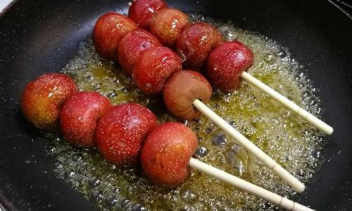The Art of Crafting Perfectly Delicious Candied Hawthorn Skewers:A Step-by-Step Guide