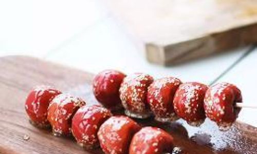 The Mystery Behind the Paper Wrapping of Bingtanghulu:A Sweet Tradition Unveiled