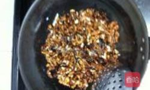 The Art of Crafting Candied Walnut Kernels with Rock Sugar:A Sweet and Crunchy Delight