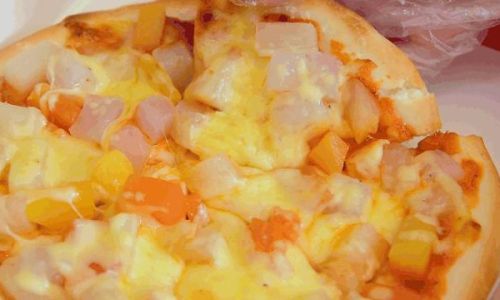 How to Make a Vibrant Fruit Pizza:A Sweet and Colorful Delight