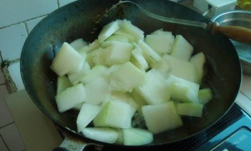 How to Make Bamboo Shoot and Winter Melon Soup:A Traditional Chinese Recipe