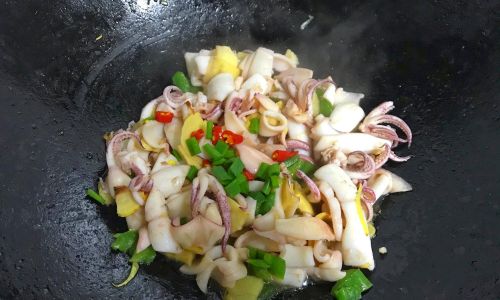 Delicious and Creative Ways to Prepare Pen Tube Squid:A Culinary Adventure