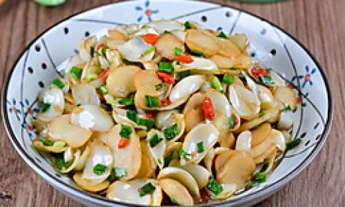 A Culinary Symphony:Crafting the Perfect Stir-Fried Tendon with Water Chestnuts
