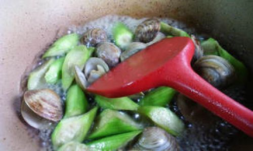 Mastering the Art of Stir-Frying Shellfish:A Comprehensive Guide to Culinary Excellence