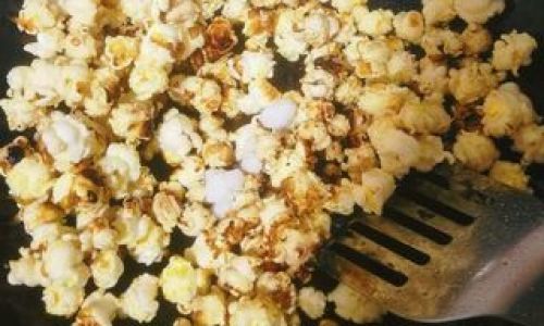 The Ultimate Guide to Crafting Perfect Homemade Popcorn:From Stovetop to Gourmet Delights