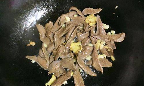 Mastering the Art of Stir-Fried Pork Pancreas:A Step-by-Step Guide to Authentic Chinese Cuisine