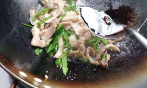 Mastering the Art of Stir-Fried Pork Stomach:A Delicious and Authentic Recipe Guide