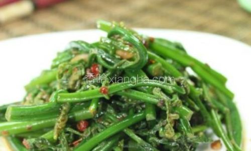 Mastering the Art of Stir-Fried Wild Water Fern:A Culinary Guide to Crisp,Savory Perfection