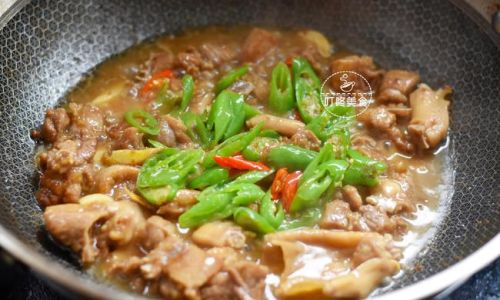 Mastering the Art of Stir-Fried Duck:A Comprehensive Guide to Crafting the Perfect Dish