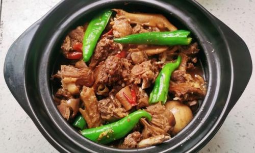 Mastering the Art of Stir-Fried Duck:A Comprehensive Guide to Crafting the Perfect Dish