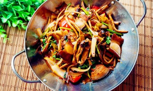 The Art of Stir-Frying Fresh Tea Tree Mushrooms:A Culinary Journey from Farm to Table