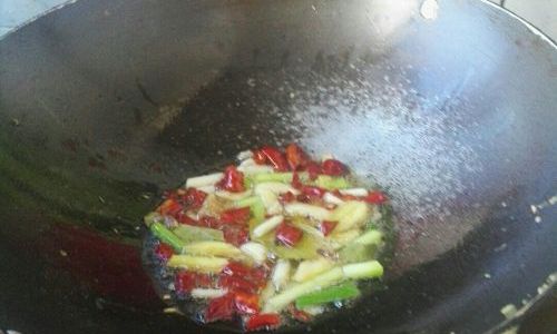 Mastering the Art of Stir-Fried Spicy Conch:A Delicious Seafood Delight