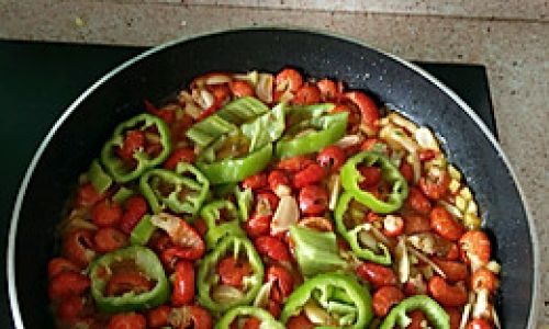 Mastering the Art of Stir-Fried Shrimp Tails:A Flavorful Journey from Kitchen to Table