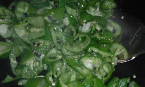 Mastering the Art of Stir-Fried Green Peppers:A Flavorful Journey from Prep to Plate