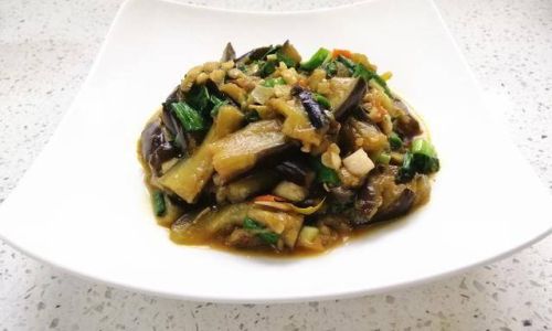 Mastering the Art of Stir-Fried Eggplant:A Delicious Journey from Kitchen to Table