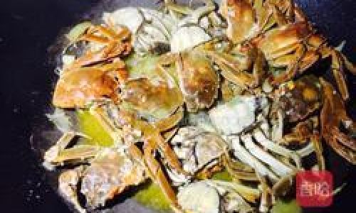 Homemade Stir-Fried Crab:A Flavorful Journey from Kitchen to Table