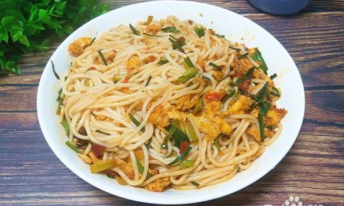 Mastering the Art of Stir-Fried Rice Noodles:A Step-by-Step Guide to Perfecting This Beloved Dish