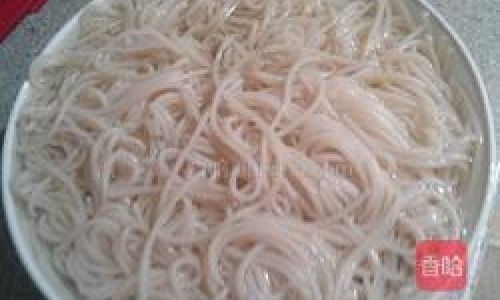 Mastering the Art of Stir-Fried Rice Noodles:A Step-by-Step Guide to Perfecting This Beloved Dish