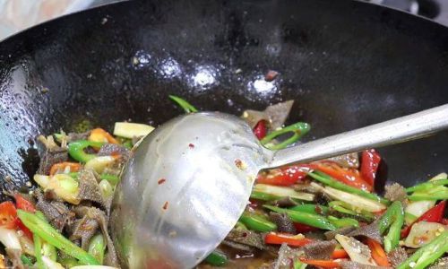How to Master the Art of Stir-Fried Beef Omasum:A Flavorful Homemade Delight