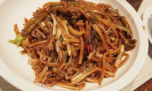Mastering the Art of Stir-Fried Enoki Mushrooms:A Step-by-Step Guide to Culinary Perfection