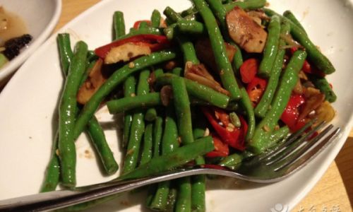 Mastering the Art of Stir-Fried Yardlong Beans:A Guide to Perfectly Crispy and Flavorful Dishes