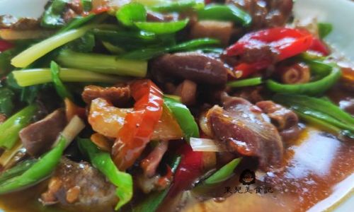 Stir-Fried Chicken Giblets:A Symphony of Spice,Texture,and Tradition in Chinese Cuisine