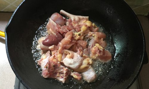 The Fiery Symphony of Flavors:Mastering the Art of Spicy Stir-Fried Chicken Cubes