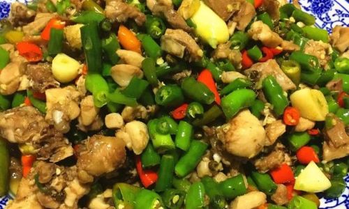 The Ethical Dilemma and Cultural Significance of Stir-Fried Live Chicken:A Culinary Exploration
