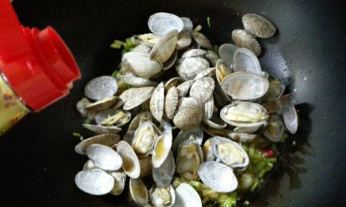 Mastering the Art of Stir-Fried Clams:A Guide to Irresistible Flavors and Perfect Texture