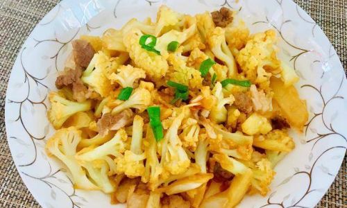 Mastering the Art of Stir-Fried Cauliflower:A Flavorful Journey from Kitchen to Table