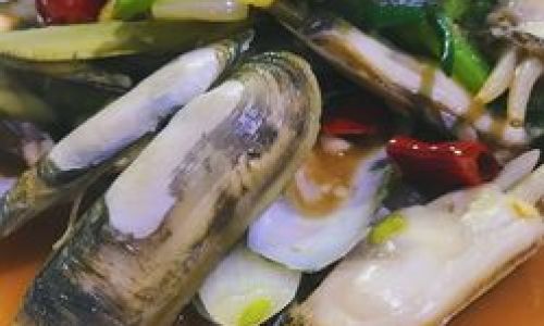 To Blanch or Not to Blanch:The Great Debate Over Stir-Fried Razor Clams