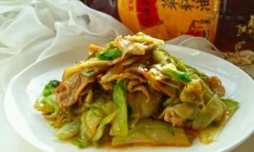 Homestyle Stir-Fried Pork with Kohlrabi:A Flavorful and Simple Recipe