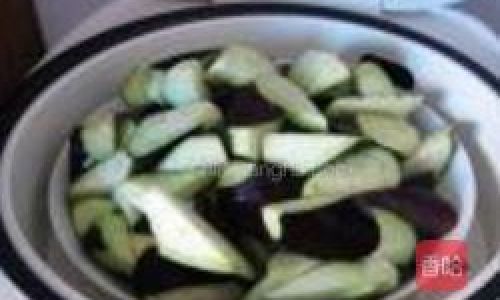 How to Prepare Steamed Eggplant for Babies:A Gentle and Nutritious First Food