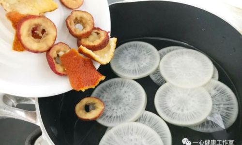 How to Prepare Hawthorn Water for Babies with Indigestion:A Step-by-Step Guide