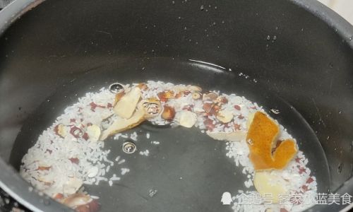 Introducing Lean Meat Porridge to Infants:Age Guidelines,Nutritional Benefits,and Safety Tips