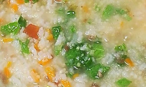 A Nutritious and Gentle Introduction to Solids:Mastering the Art of Making Baby Spinach Porridge