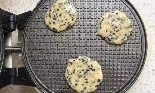 The Ultimate Guide to Crafting Perfect Pancakes:A Step-by-Step Recipe for Fluffy Delights